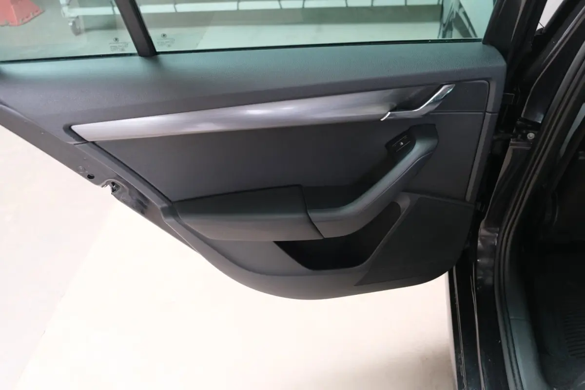 2.0 TDI Greentech Style Automaat > Export netto €6750,- <