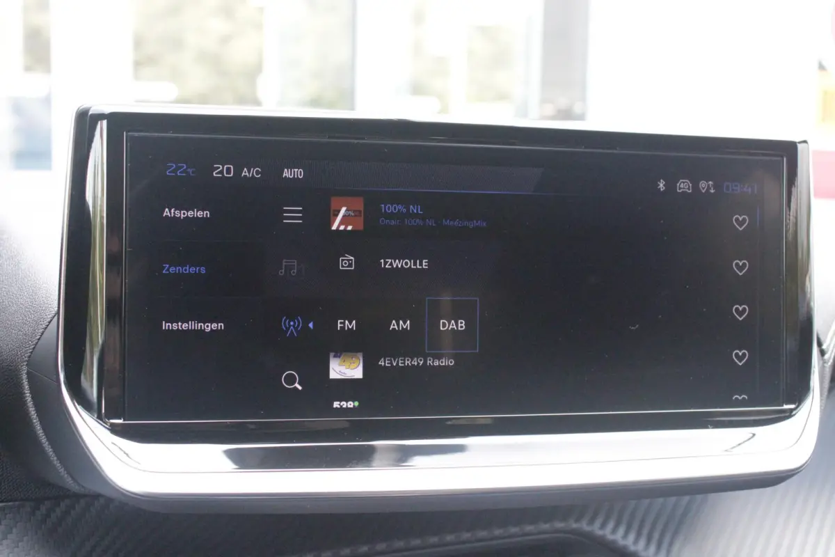 1.2 Hybrid 145PK AUTOMAAT GT | CAMERA VOOR + ACHTER | NAVIGATIE | DRAADLOZE APPLE CARPLAY/ANDROID AUTO | FULL LED KOPLAMPEN | LICHTMETALEN VELGEN 17" | DODEHOEK DETECTIE | DRAADLOZE TELEFOON