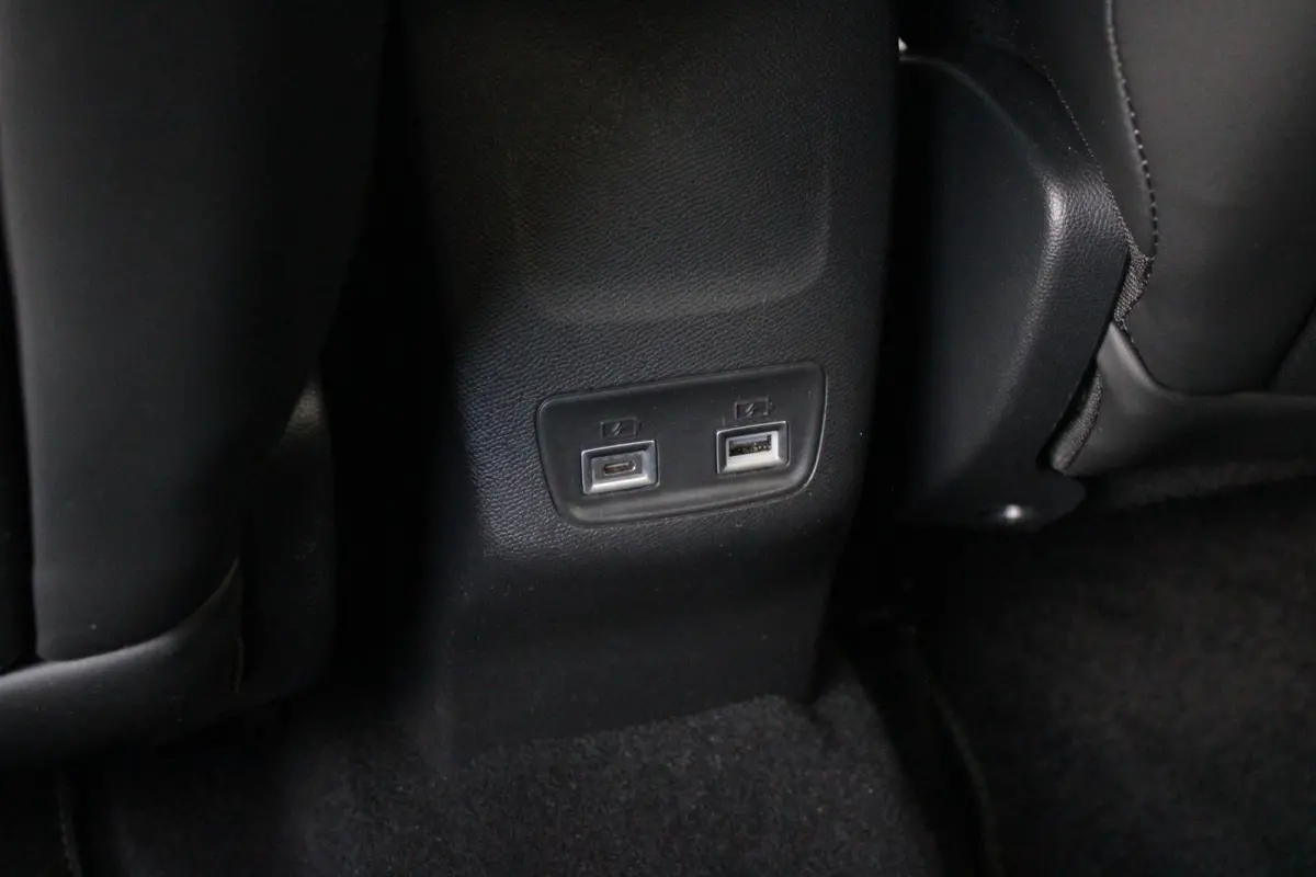 1.2 Hybrid 145PK AUTOMAAT GT | CAMERA VOOR + ACHTER | NAVIGATIE | DRAADLOZE APPLE CARPLAY/ANDROID AUTO | FULL LED KOPLAMPEN | LICHTMETALEN VELGEN 17" | DODEHOEK DETECTIE | DRAADLOZE TELEFOON