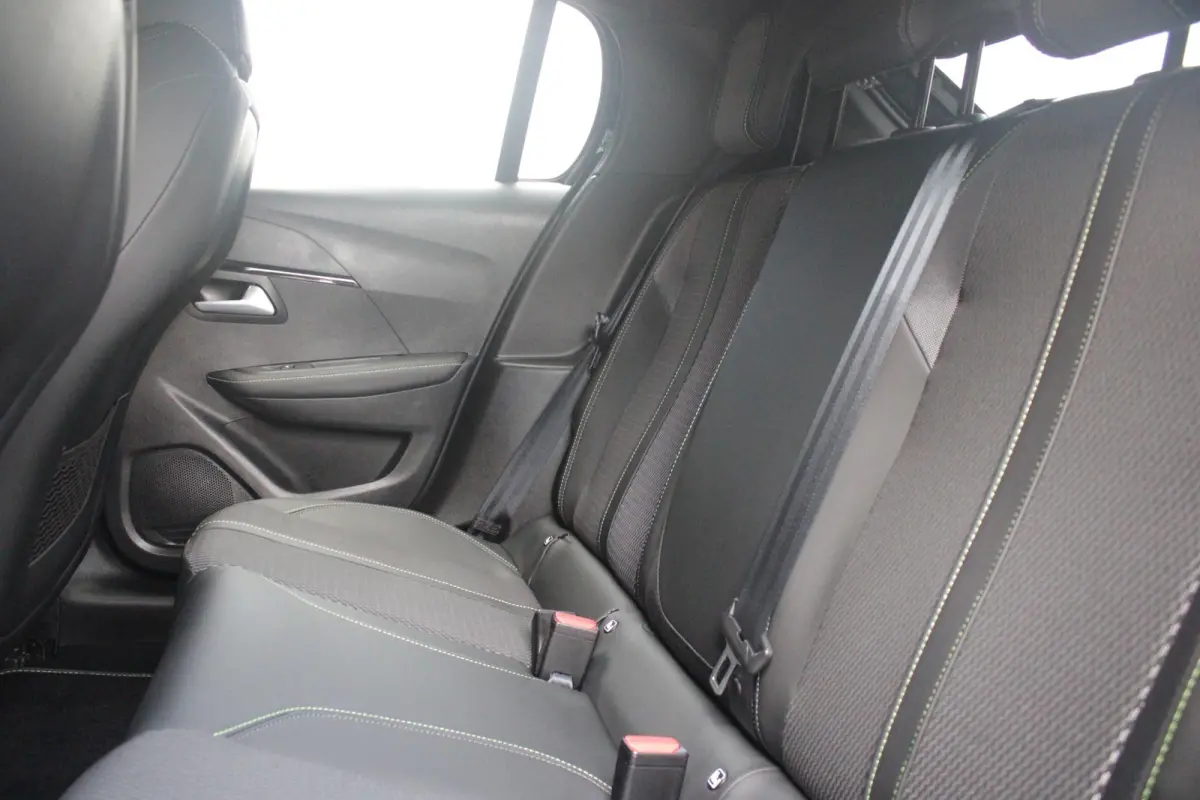 1.2 Hybrid 145PK AUTOMAAT GT | CAMERA VOOR + ACHTER | NAVIGATIE | DRAADLOZE APPLE CARPLAY/ANDROID AUTO | FULL LED KOPLAMPEN | LICHTMETALEN VELGEN 17" | DODEHOEK DETECTIE | DRAADLOZE TELEFOON