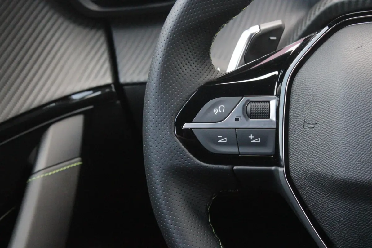 1.2 Hybrid 145PK AUTOMAAT GT | CAMERA VOOR + ACHTER | NAVIGATIE | DRAADLOZE APPLE CARPLAY/ANDROID AUTO | FULL LED KOPLAMPEN | LICHTMETALEN VELGEN 17" | DODEHOEK DETECTIE | DRAADLOZE TELEFOON