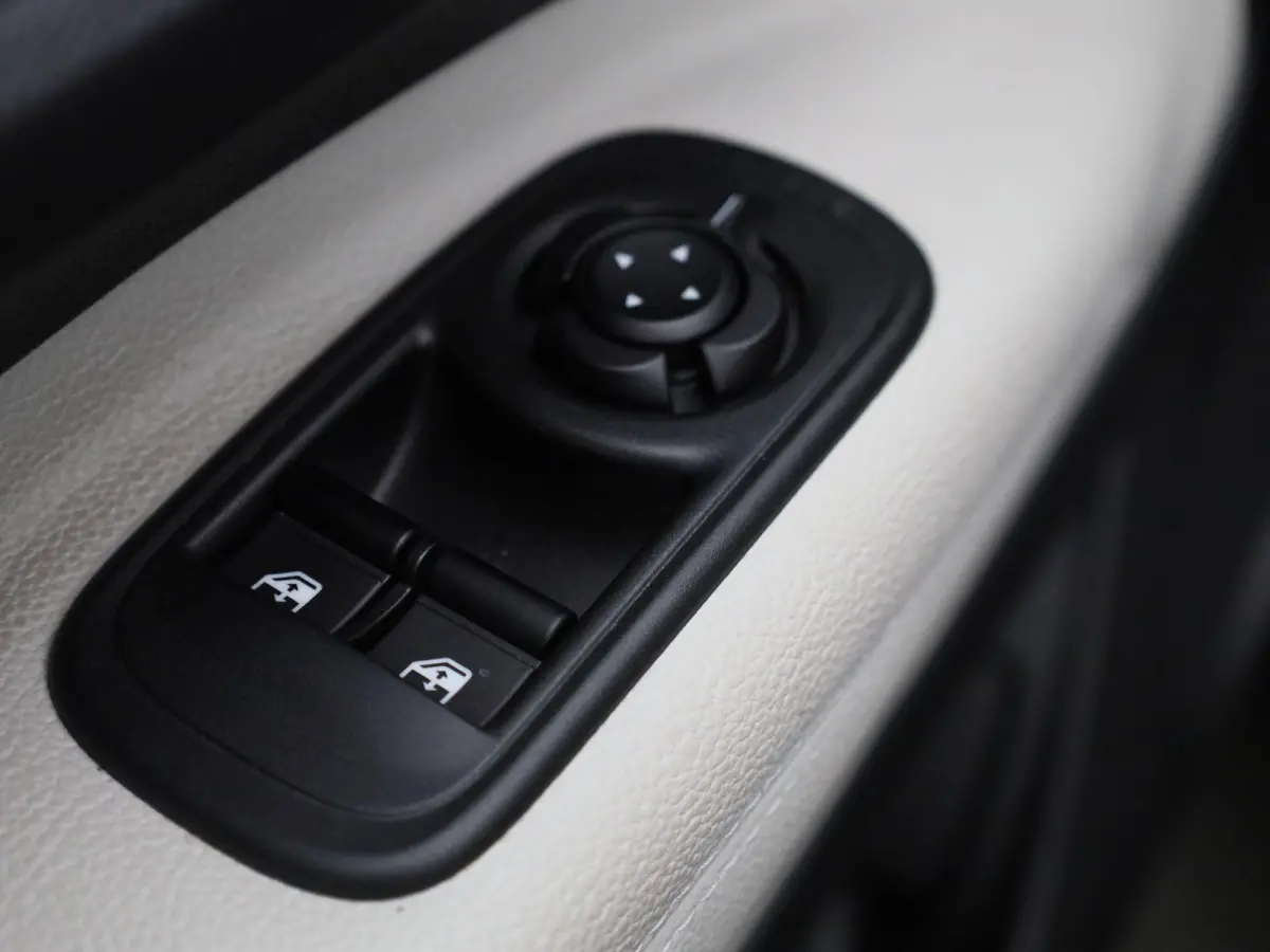 500e 42 kWh La Prima | CAMERA | PARKEERSENSOREN V+A | DODEHOEK DETECTIE | ADAPTIEF CRUISE CONTROL | KEYLESS |