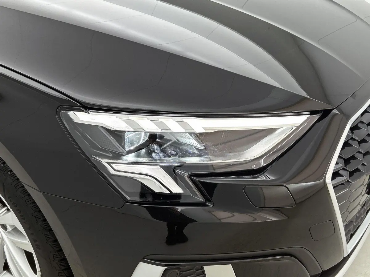 30 TFSI Advanced edition 110 PK l Cruise control l Navigatie l Airco l Parkeersensoren l Dimbare binnenspiegel l Audi virtual cockpit l Licht- en regensensor l Lichtmetalen wielen