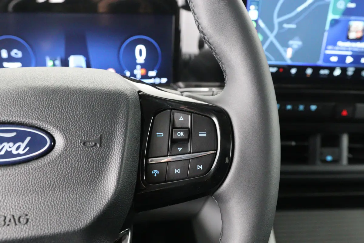 320 2.5 PHEV L2H1 Sport DC | Trekhaak | 360* Camera | Adaptieve Cruise Control | Stoel & Stuurverwarming | Navigatie | Dodehoek |