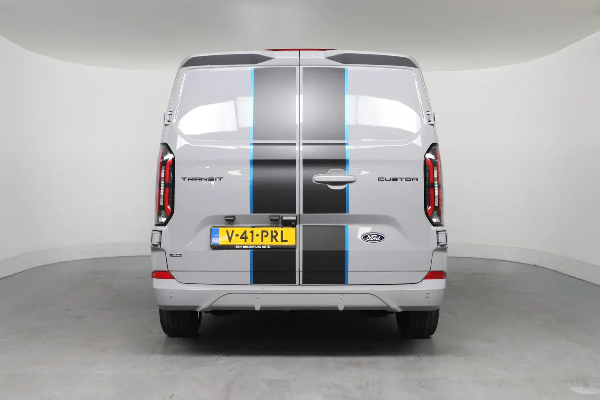 320 2.5 PHEV L2H1 Sport DC | Trekhaak | 360* Camera | Adaptieve Cruise Control | Stoel & Stuurverwarming | Navigatie | Dodehoek |