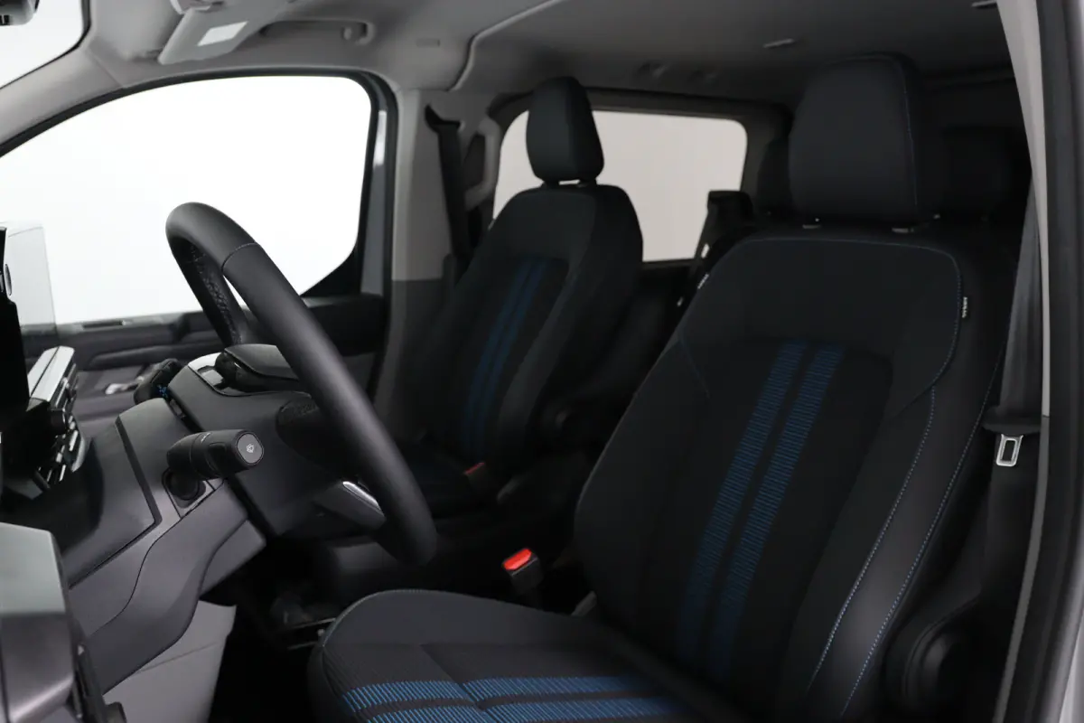 320 2.5 PHEV L2H1 Sport DC | Trekhaak | 360* Camera | Adaptieve Cruise Control | Stoel & Stuurverwarming | Navigatie | Dodehoek |