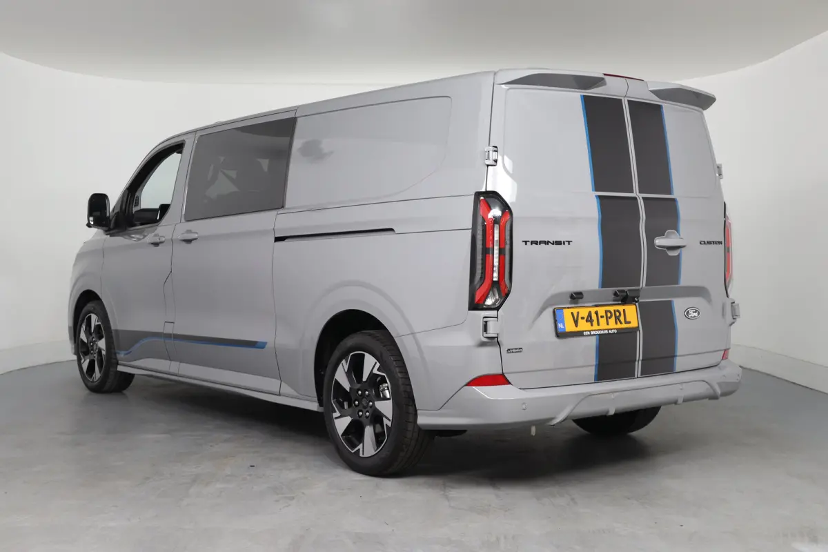 320 2.5 PHEV L2H1 Sport DC | Trekhaak | 360* Camera | Adaptieve Cruise Control | Stoel & Stuurverwarming | Navigatie | Dodehoek |