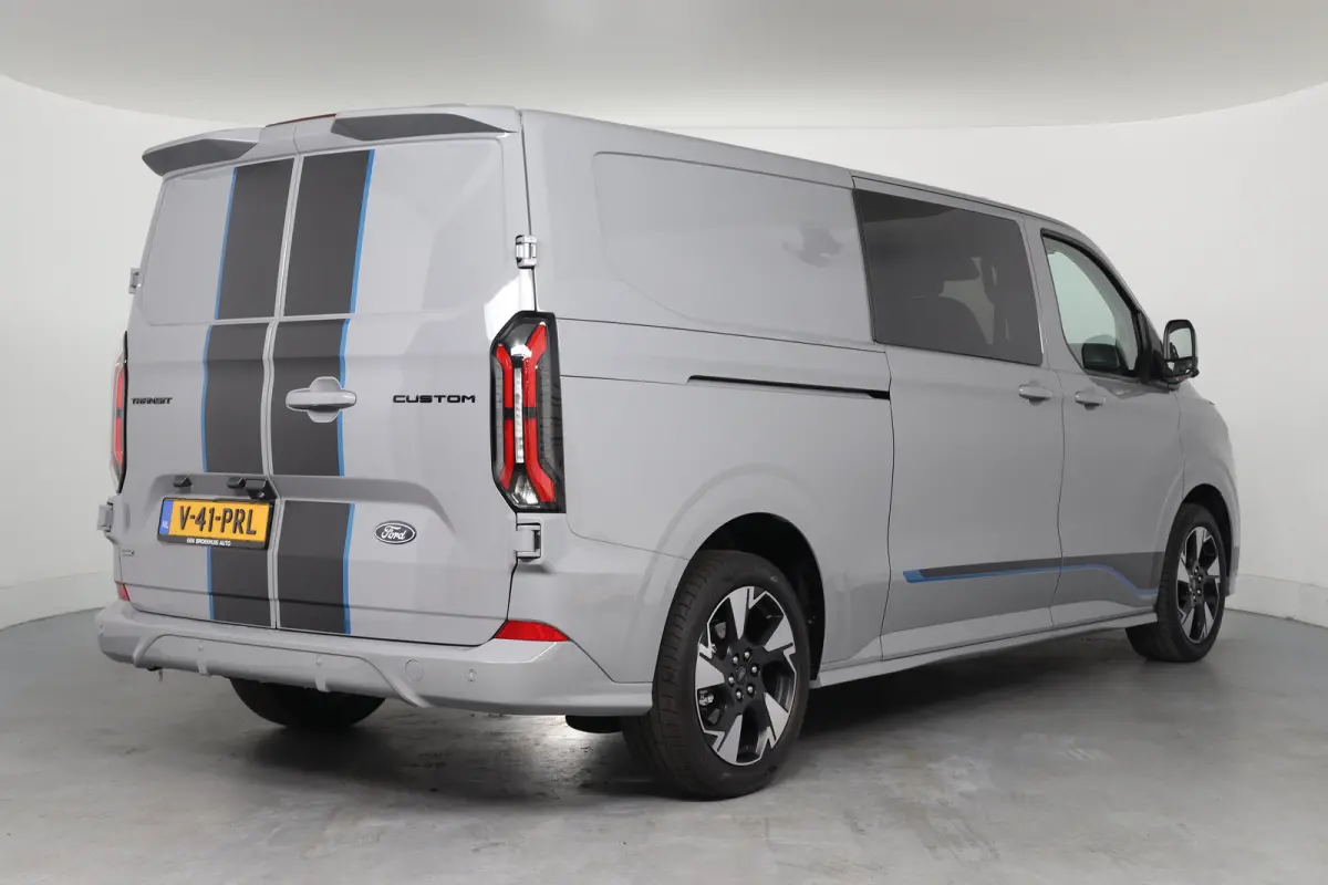 320 2.5 PHEV L2H1 Sport DC | Trekhaak | 360* Camera | Adaptieve Cruise Control | Stoel & Stuurverwarming | Navigatie | Dodehoek |