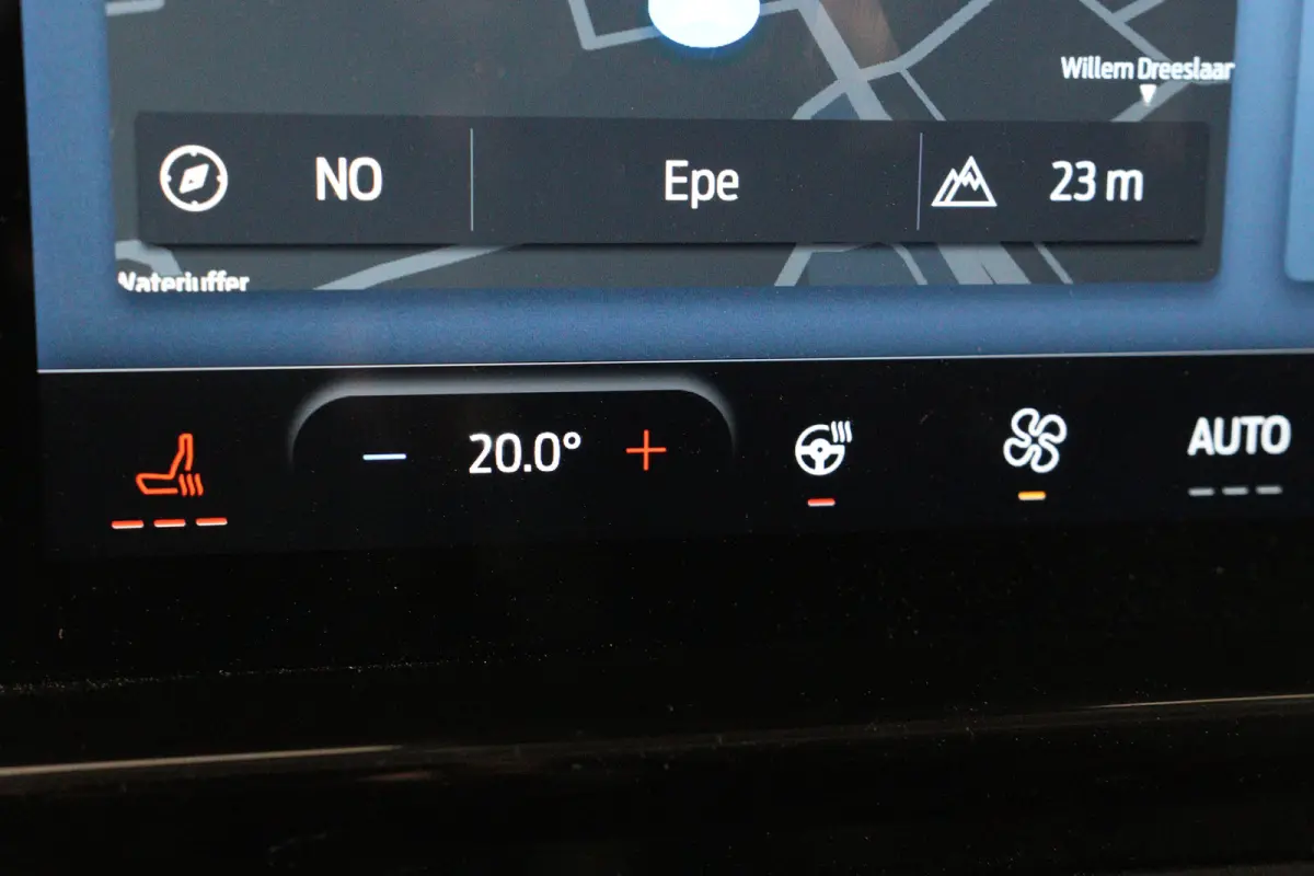 320 2.5 PHEV L2H1 Sport DC | Trekhaak | 360* Camera | Adaptieve Cruise Control | Stoel & Stuurverwarming | Navigatie | Dodehoek |