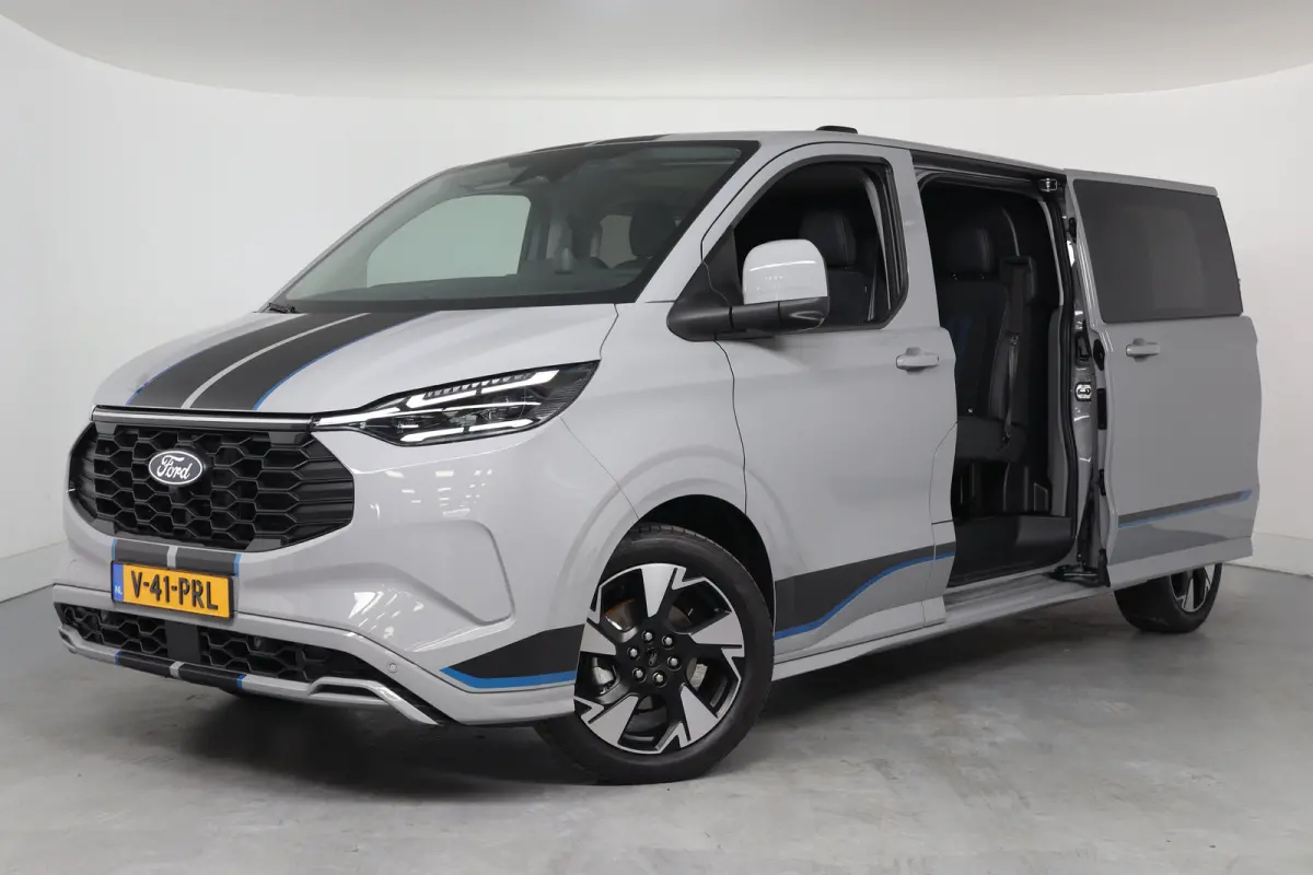 320 2.5 PHEV L2H1 Sport DC | Trekhaak | 360* Camera | Adaptieve Cruise Control | Stoel & Stuurverwarming | Navigatie | Dodehoek |