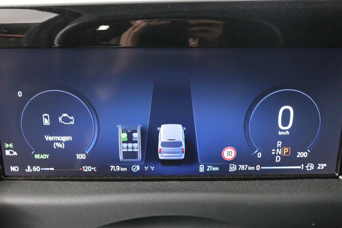 320 2.5 PHEV L2H1 Sport DC | Trekhaak | 360* Camera | Adaptieve Cruise Control | Stoel & Stuurverwarming | Navigatie | Dodehoek |