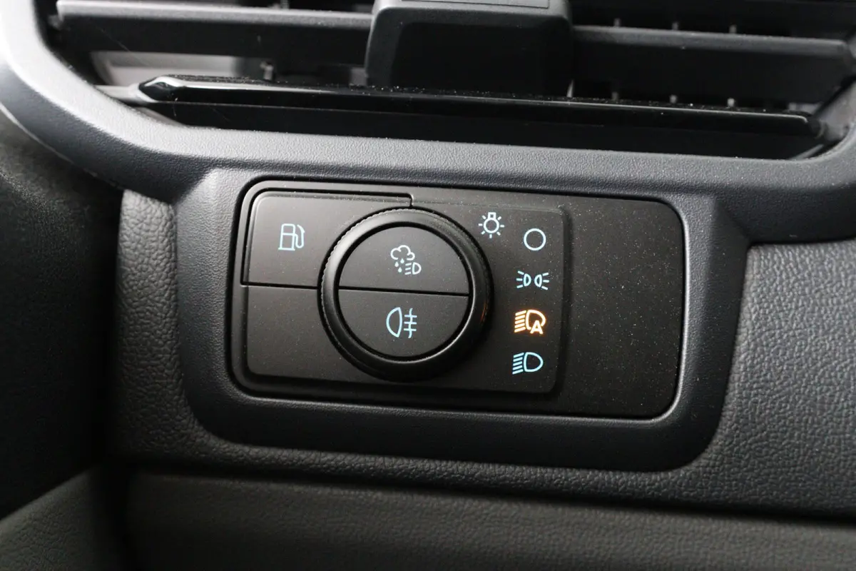 320 2.5 PHEV L2H1 Sport DC | Trekhaak | 360* Camera | Adaptieve Cruise Control | Stoel & Stuurverwarming | Navigatie | Dodehoek |