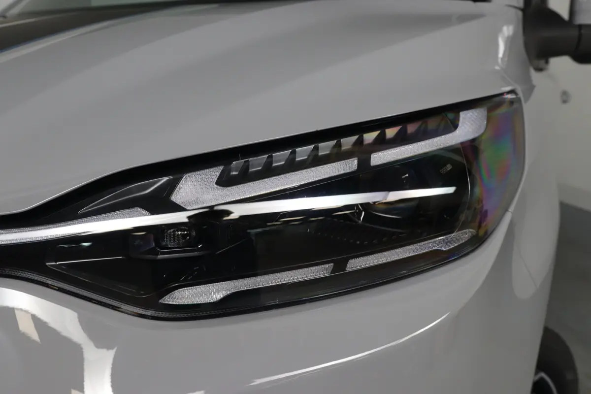 320 2.5 PHEV L2H1 Sport DC | Trekhaak | 360* Camera | Adaptieve Cruise Control | Stoel & Stuurverwarming | Navigatie | Dodehoek |