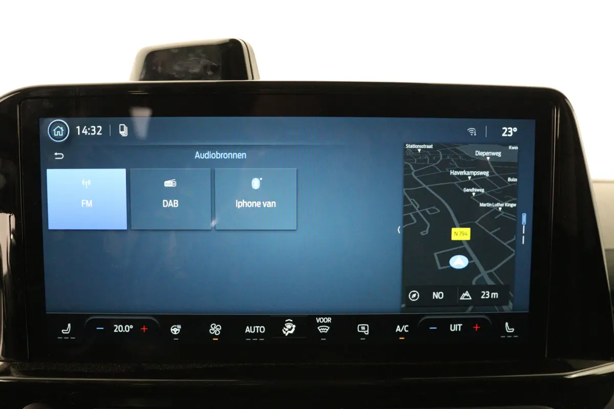 320 2.5 PHEV L2H1 Sport DC | Trekhaak | 360* Camera | Adaptieve Cruise Control | Stoel & Stuurverwarming | Navigatie | Dodehoek |