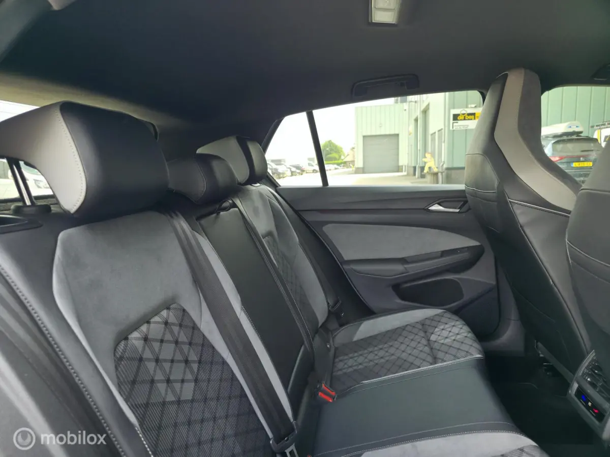1.5 eTSI R-Line / Sfeer / Carplay / Camera