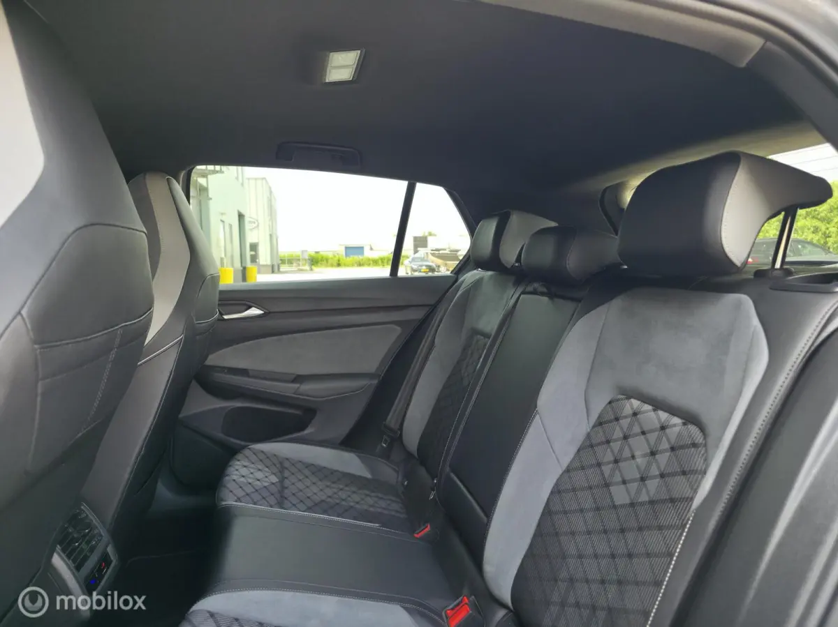 1.5 eTSI R-Line / Sfeer / Carplay / Camera