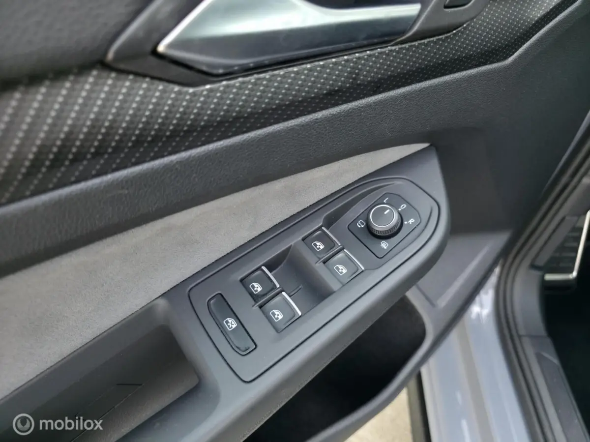 1.5 eTSI R-Line / Sfeer / Carplay / Camera