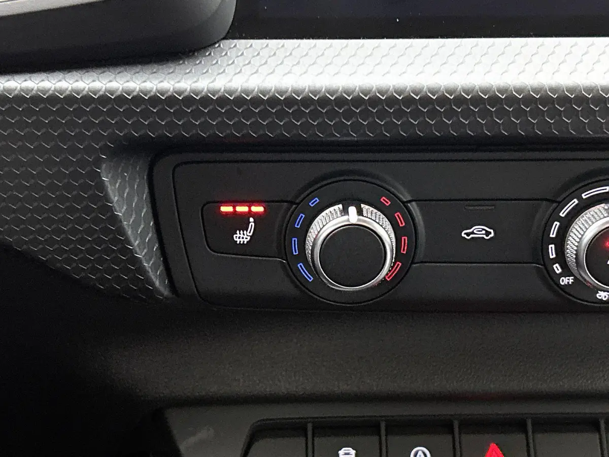 25 TFSI Pro Line 95 PK 1 eerdere eigenaar | Cruise Control | Stoelverwarming | Apple Carplay | Android Auto