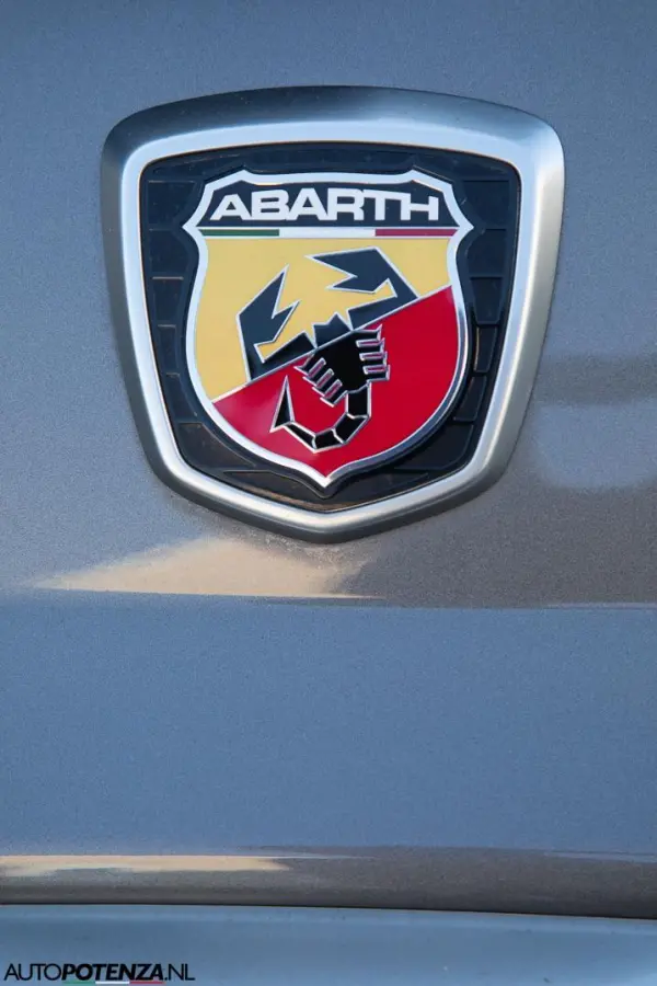 Fiat Abarth 1.4 T-Jet special series F595 500 165PK CarPlay Xenon