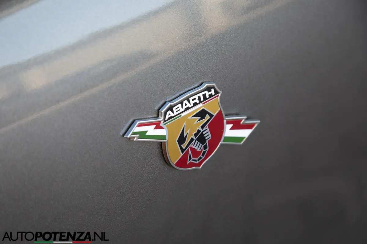 Fiat Abarth 1.4 T-Jet special series F595 500 165PK CarPlay Xenon