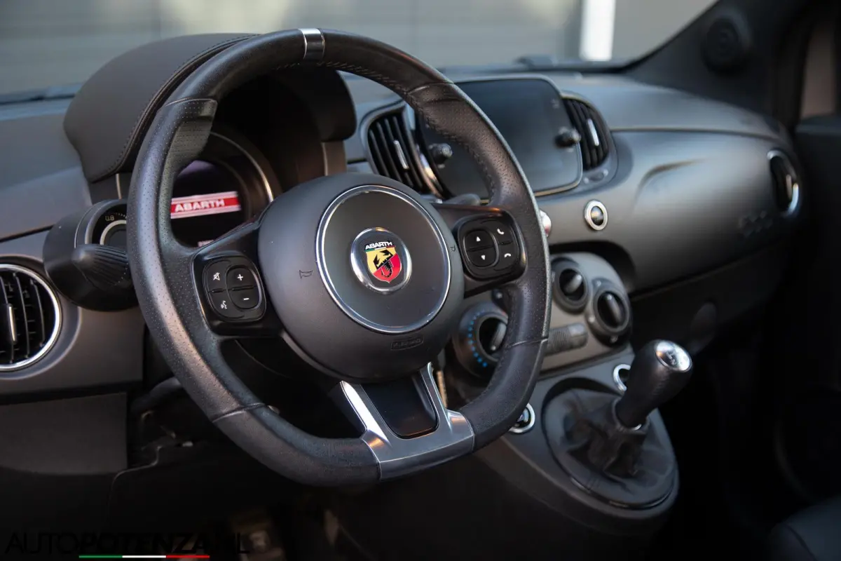 Fiat Abarth 1.4 T-Jet special series F595 500 165PK CarPlay Xenon