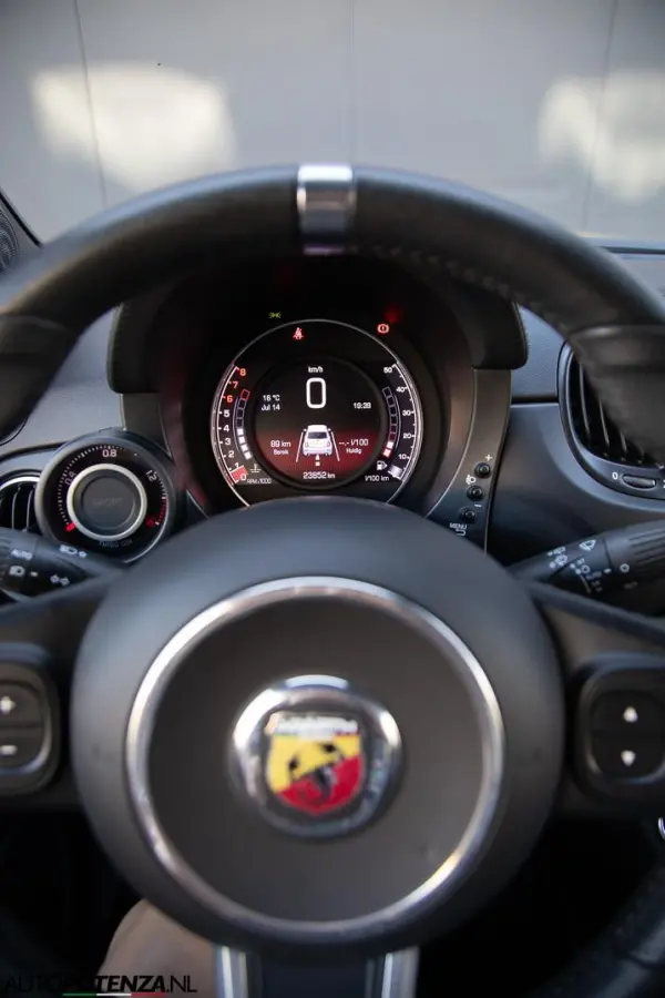 Fiat Abarth 1.4 T-Jet special series F595 500 165PK CarPlay Xenon