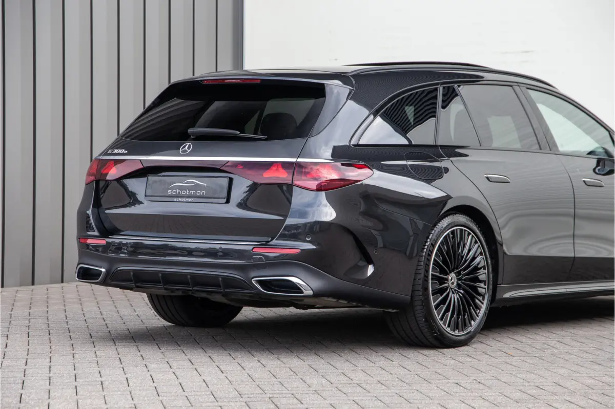 300 e AMG Premium, Hyperscreen, Pano, Nightpakket, Distronic, 20"
