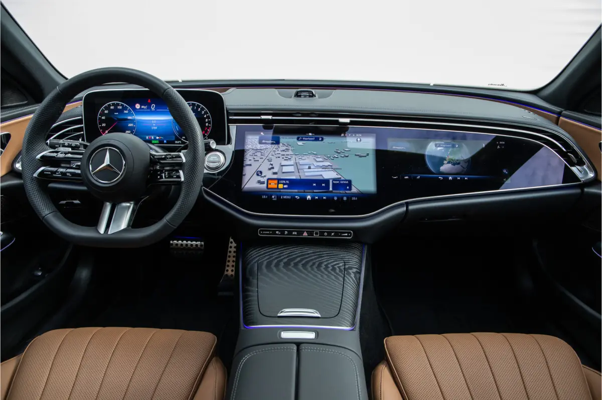 300 e AMG Premium, Hyperscreen, Pano, Nightpakket, Distronic, 20"
