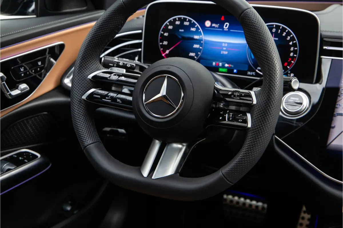 300 e AMG Premium, Hyperscreen, Pano, Nightpakket, Distronic, 20"
