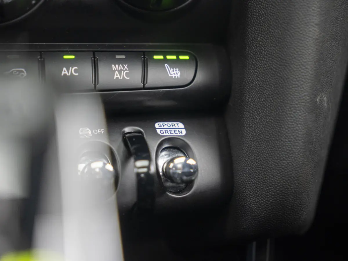 Cooper Yours leder | Panoramadak | Harman-Kardon