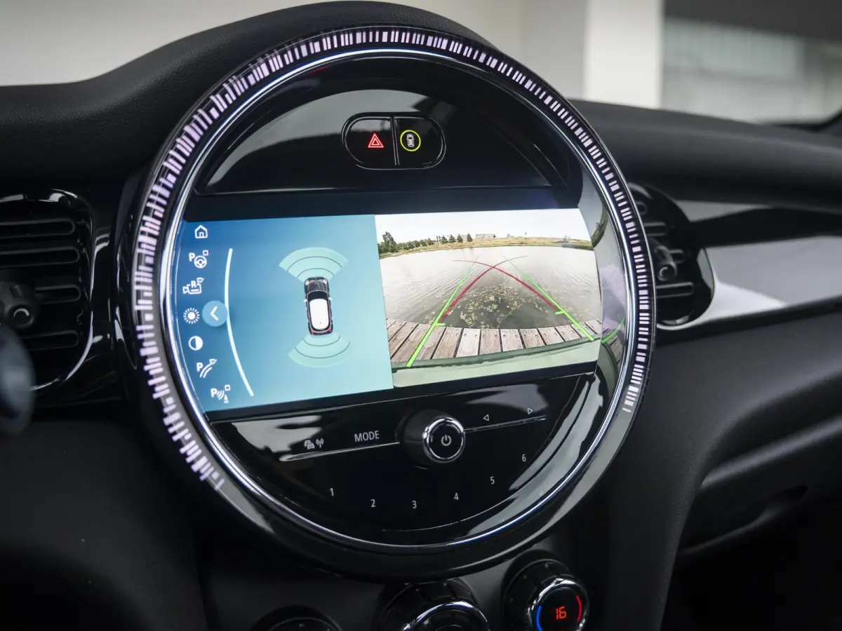 Cooper Yours leder | Panoramadak | Harman-Kardon