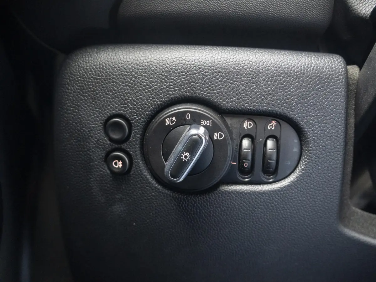 Cooper Yours leder | Panoramadak | Harman-Kardon