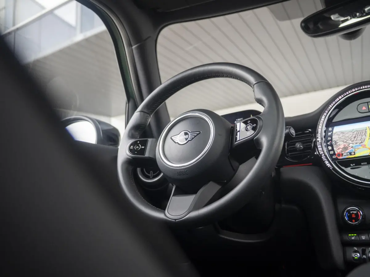 Cooper Yours leder | Panoramadak | Harman-Kardon