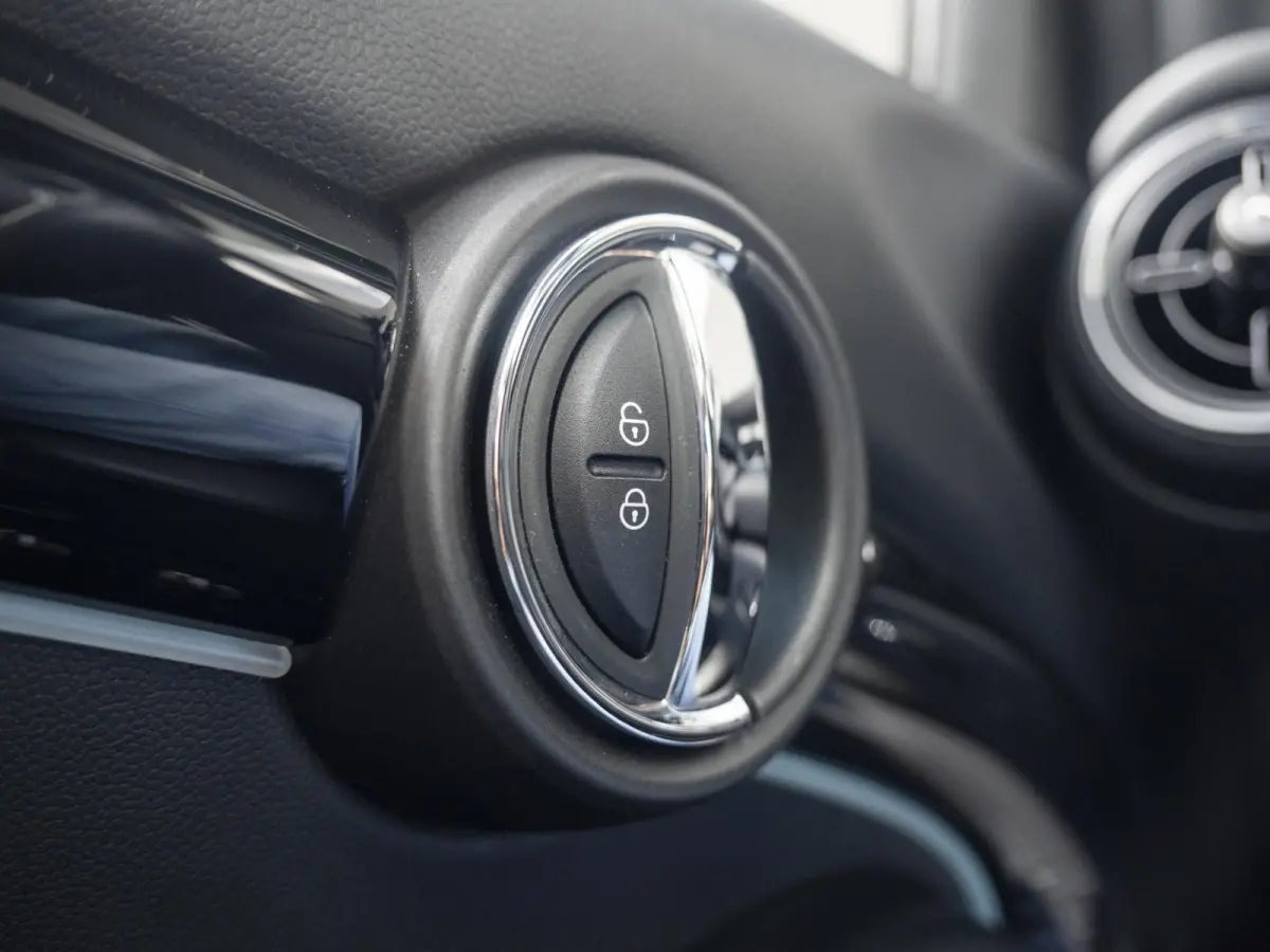 Cooper Yours leder | Panoramadak | Harman-Kardon