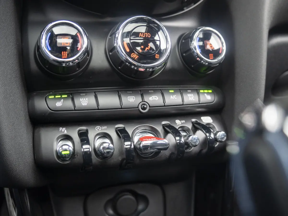 Cooper Yours leder | Panoramadak | Harman-Kardon