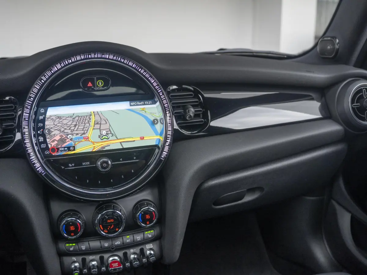 Cooper Yours leder | Panoramadak | Harman-Kardon
