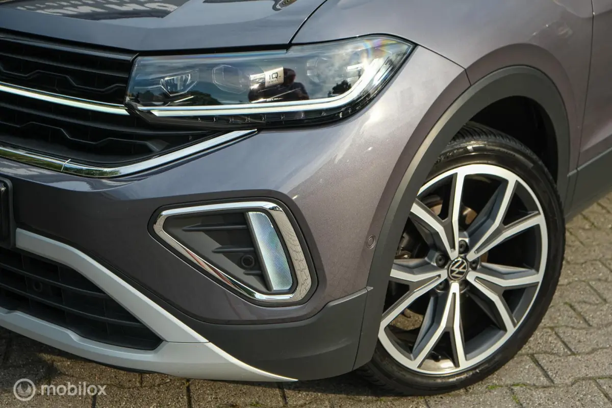1.0 TSI Style | ACC | IQ-led | DAB | Sfeerverlichting | Leder details | Camera | 18 inch | Virtual Dash | Smokey Grey Metallic