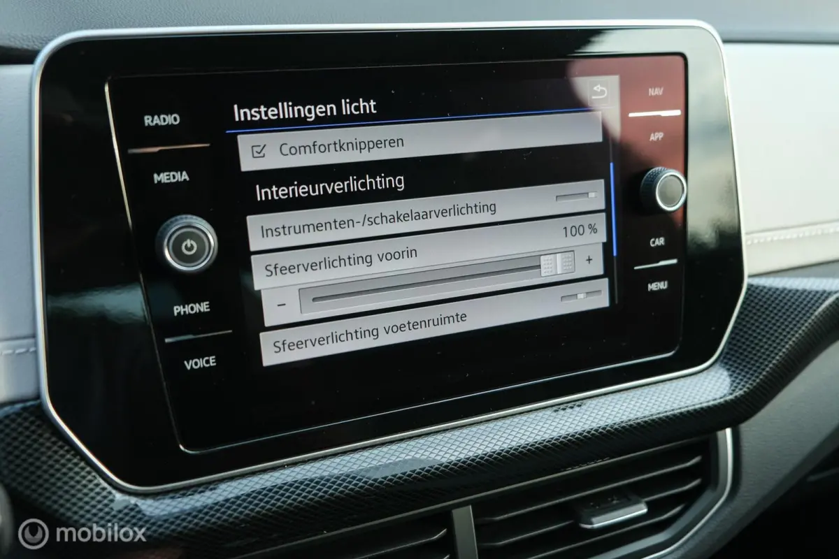 1.0 TSI Style | ACC | IQ-led | DAB | Sfeerverlichting | Leder details | Camera | 18 inch | Virtual Dash | Smokey Grey Metallic