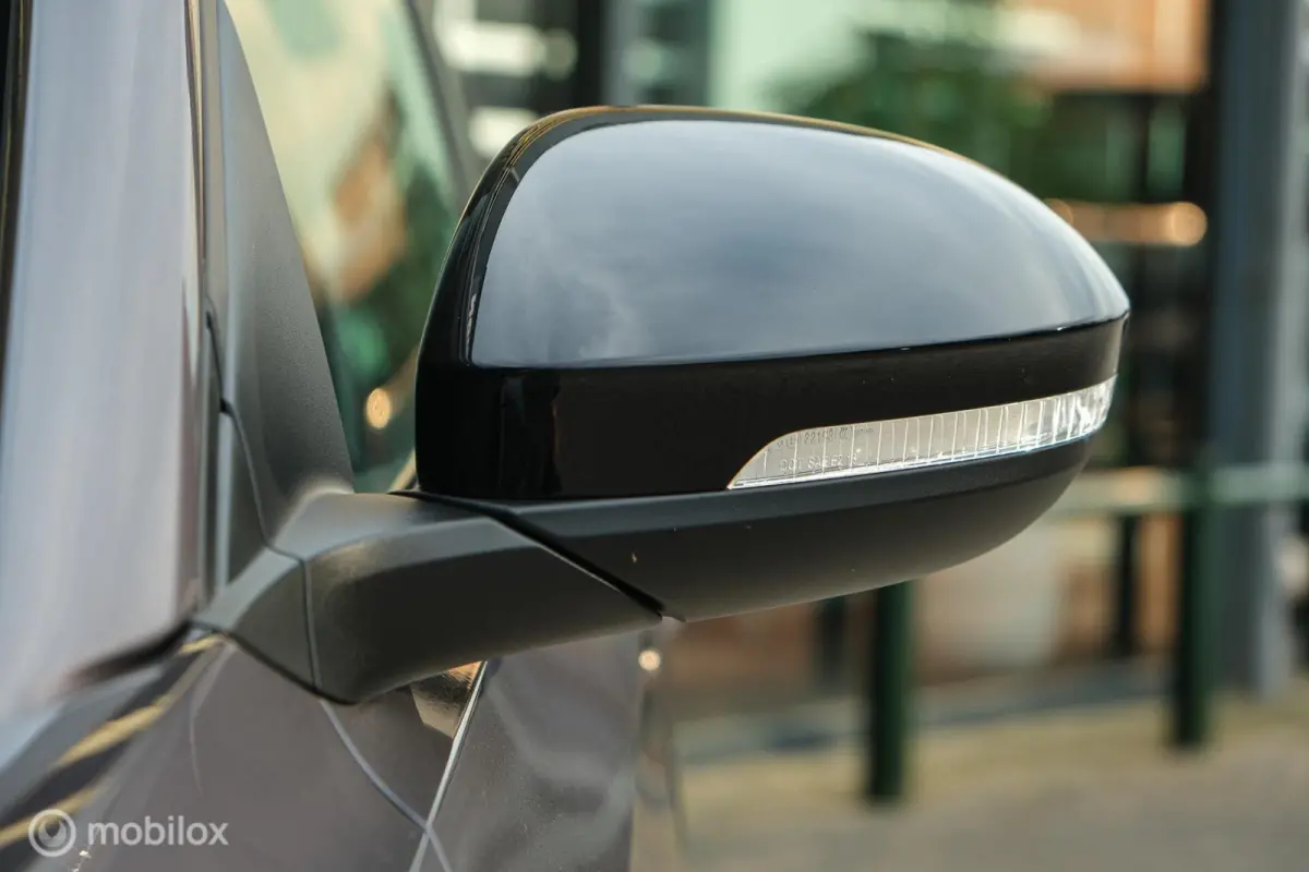 1.0 TSI Style | ACC | IQ-led | DAB | Sfeerverlichting | Leder details | Camera | 18 inch | Virtual Dash | Smokey Grey Metallic