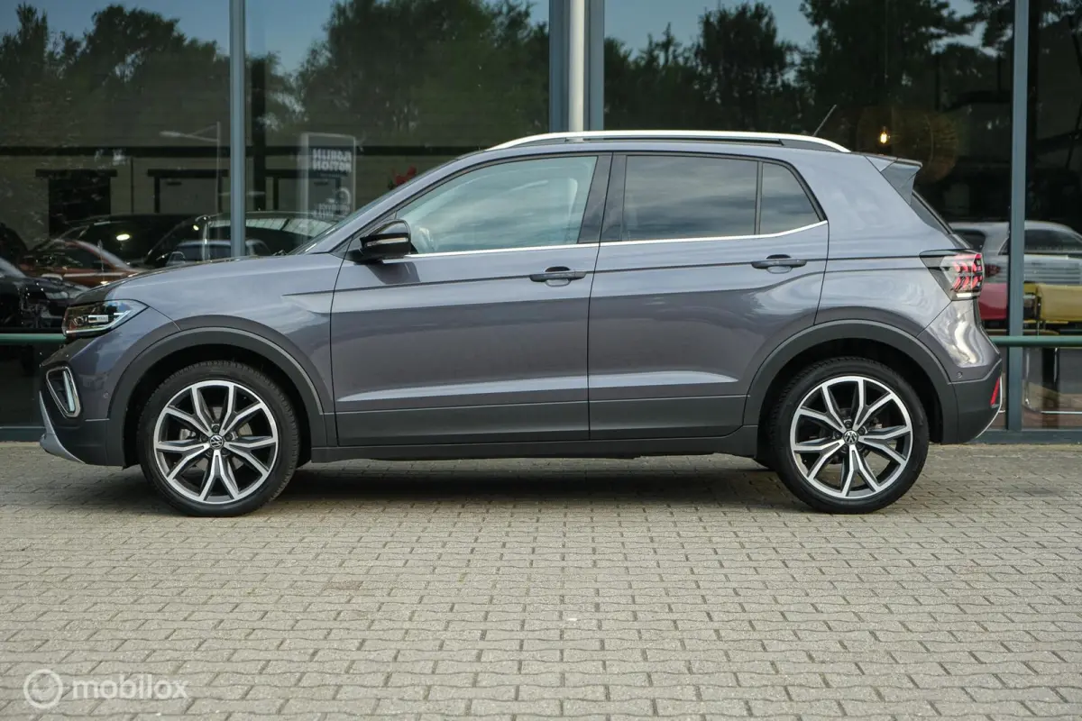 1.0 TSI Style | ACC | IQ-led | DAB | Sfeerverlichting | Leder details | Camera | 18 inch | Virtual Dash | Smokey Grey Metallic