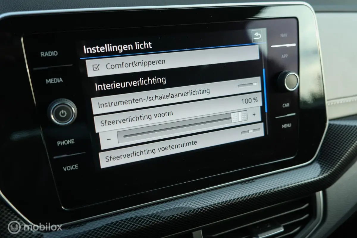 1.0 TSI Style | ACC | IQ-led | DAB | Sfeerverlichting | Leder details | Camera | 18 inch | Virtual Dash | Smokey Grey Metallic