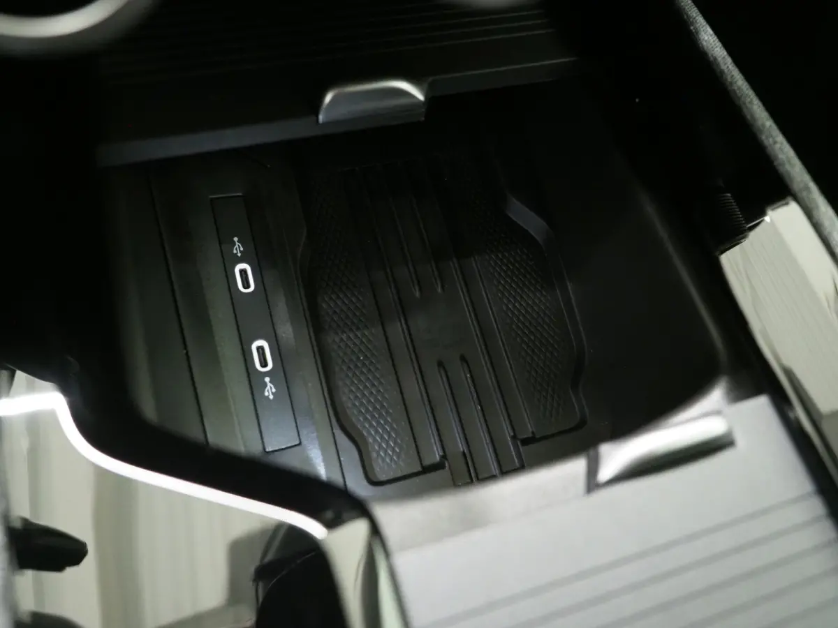 1.5 TSI PHEV 204PK | Panoramadak | HUD | Camera | Keyless | Adaptive Cruise | Dodehoek | Carplay