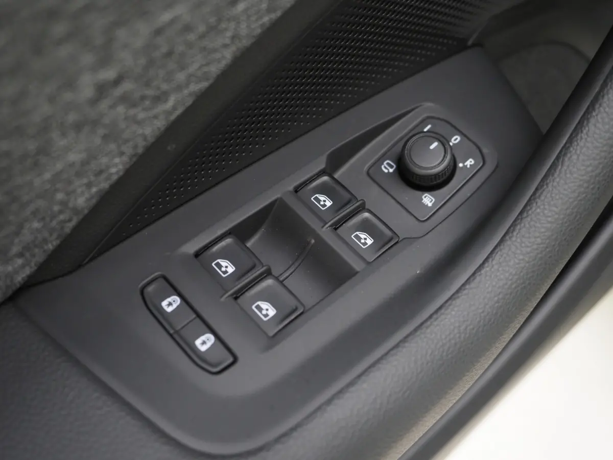 1.5 TSI PHEV 204PK | Panoramadak | HUD | Camera | Keyless | Adaptive Cruise | Dodehoek | Carplay