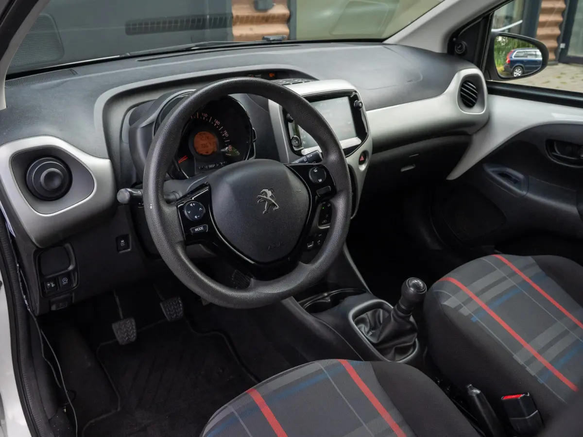1.0 e-VTi Active Apple Carplay en BTW-auto I 1ste eig. I Airco I Carplay I BTW-auto I Dealeronderhouden I