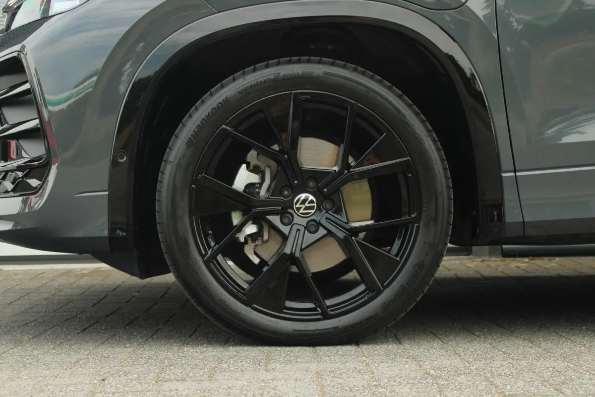 1.5 eHybrid 272pk DSG R-Line Edition | Trekhaak | Panoramadak | Dodehoek Assist | Stoel-/Achterbank & Voorruit Verwarming