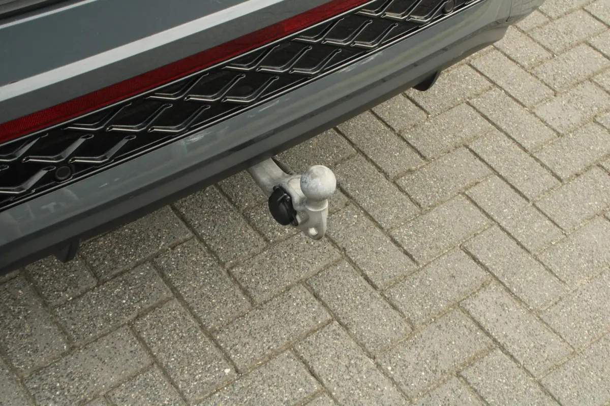 1.5 eHybrid 272pk DSG R-Line Edition | Trekhaak | Panoramadak | Dodehoek Assist | Stoel-/Achterbank & Voorruit Verwarming