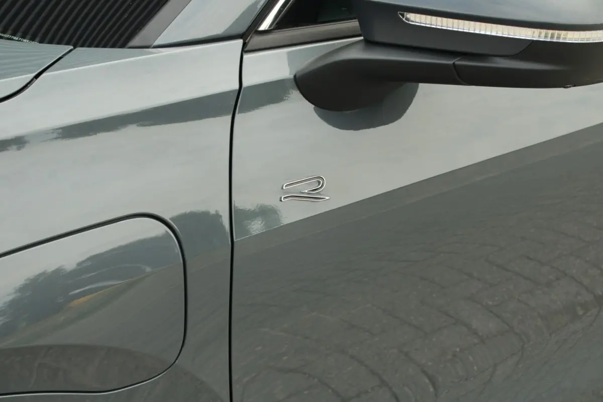 1.5 eHybrid 272pk DSG R-Line Edition | Trekhaak | Panoramadak | Dodehoek Assist | Stoel-/Achterbank & Voorruit Verwarming