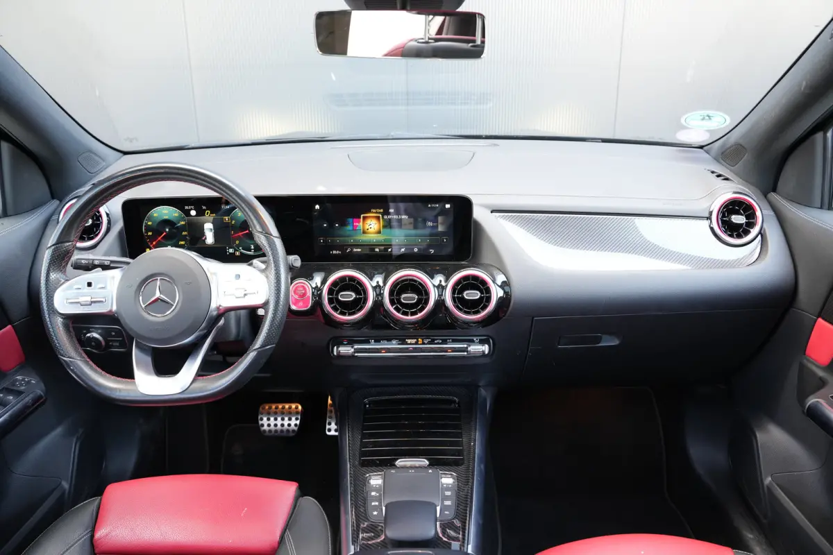 250 4MATIC 225pk AMG Line | Panoramadak | Trekhaak | Camera | Parkeersensoren V + A |