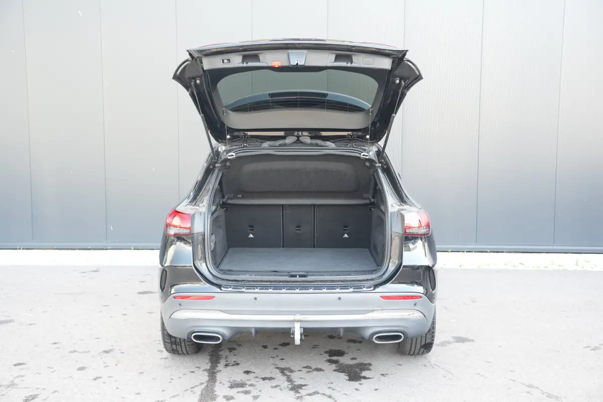 250 4MATIC 225pk AMG Line | Panoramadak | Trekhaak | Camera | Parkeersensoren V + A |