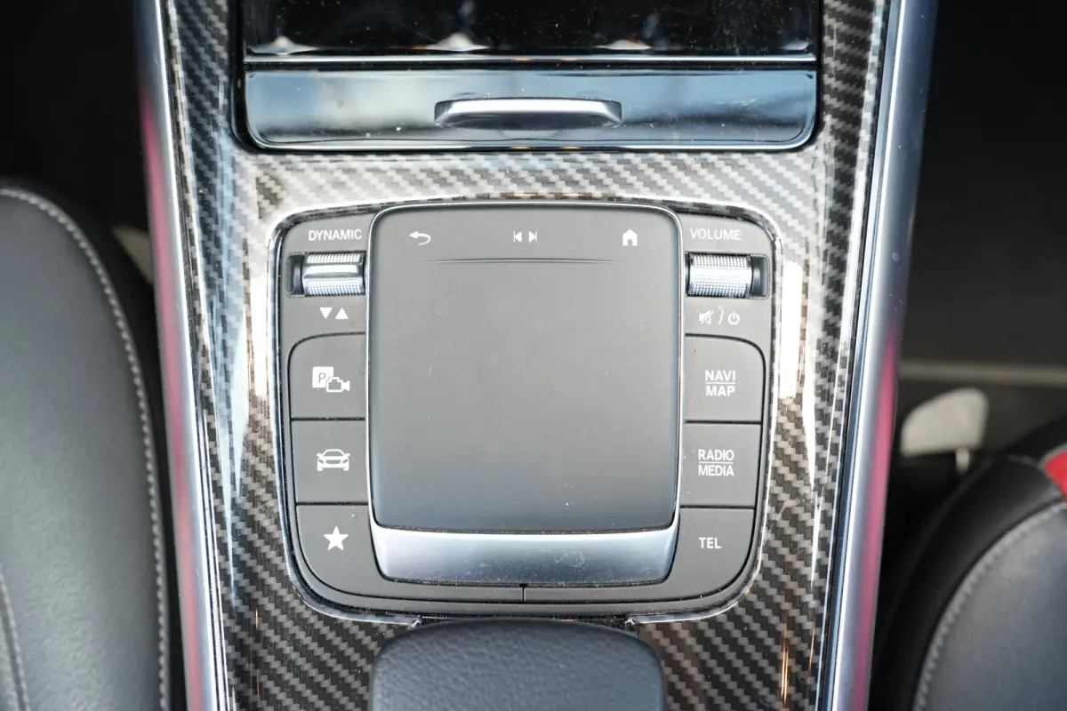 250 4MATIC 225pk AMG Line | Panoramadak | Trekhaak | Camera | Parkeersensoren V + A |
